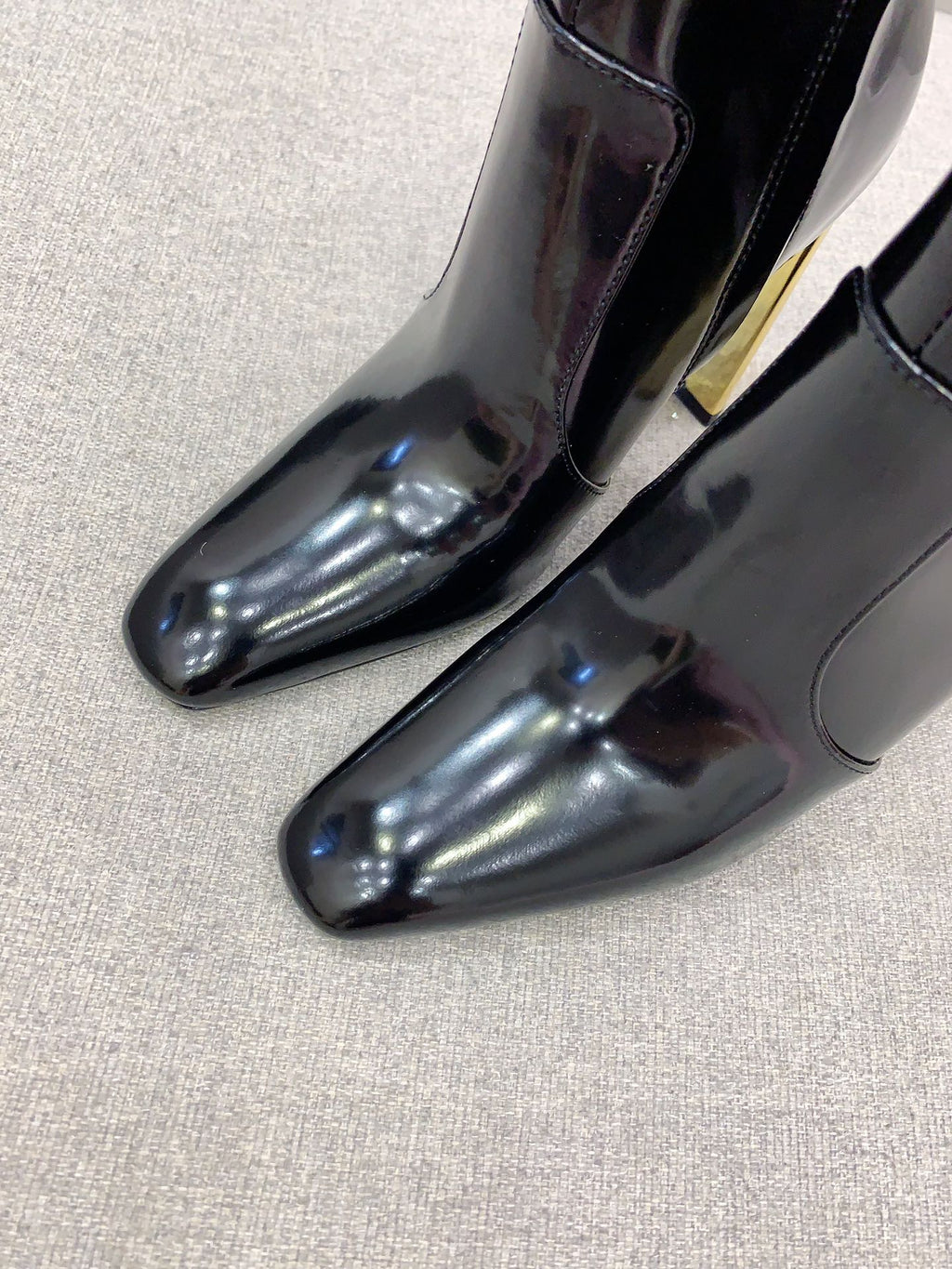 Black YA Ankle Boots In Glazed Leather