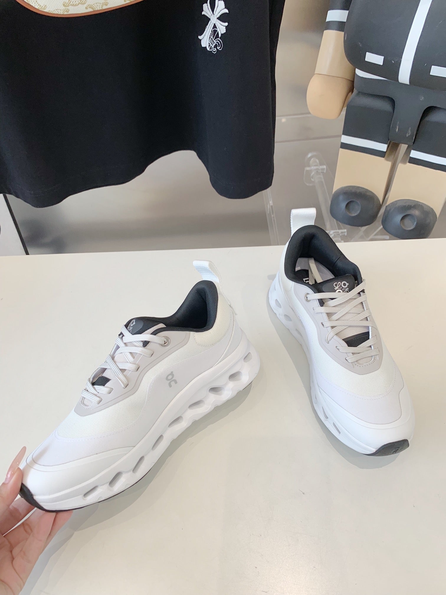 White X On Cloudtilt 2.0 Running Shoes