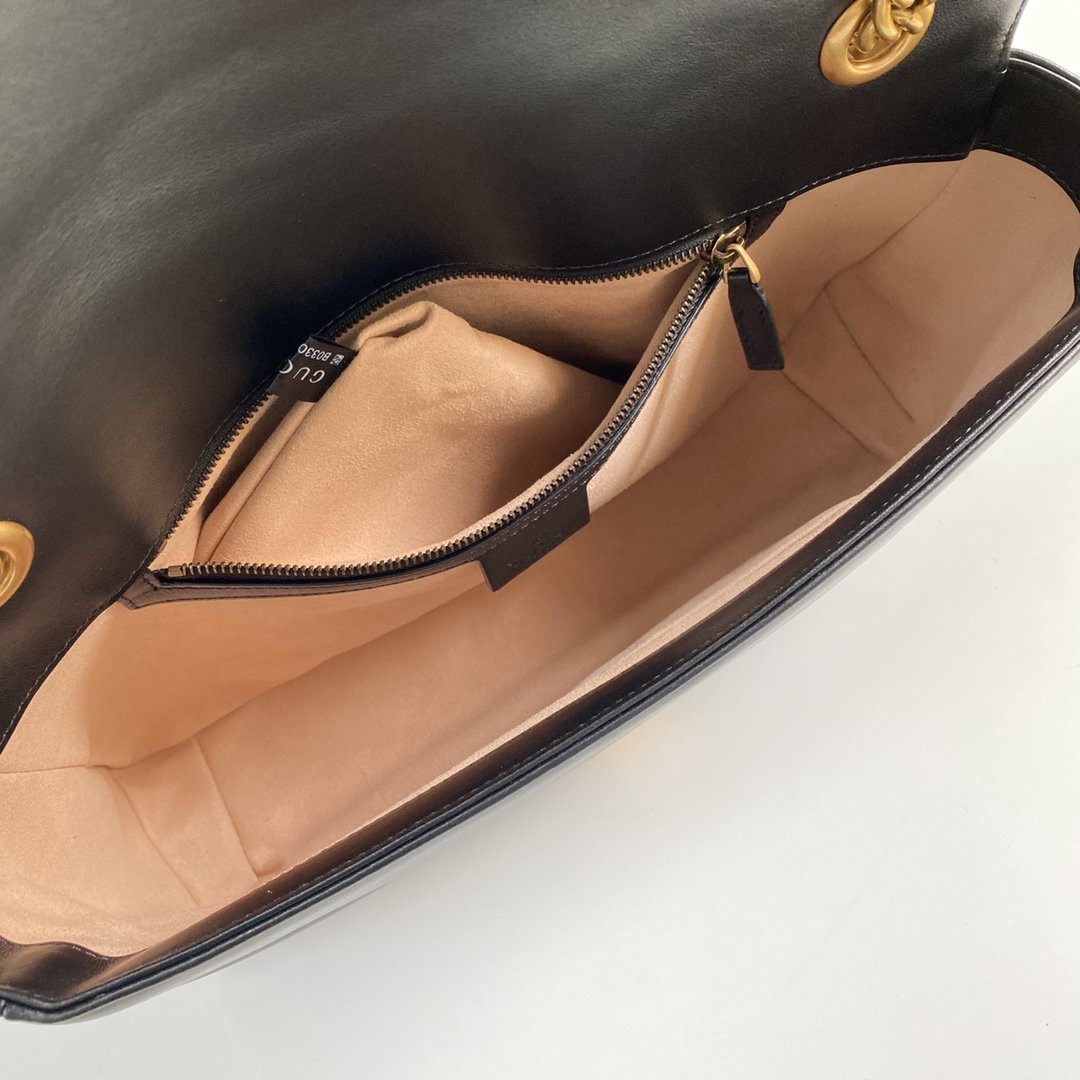 Black GM medium shoulder bag