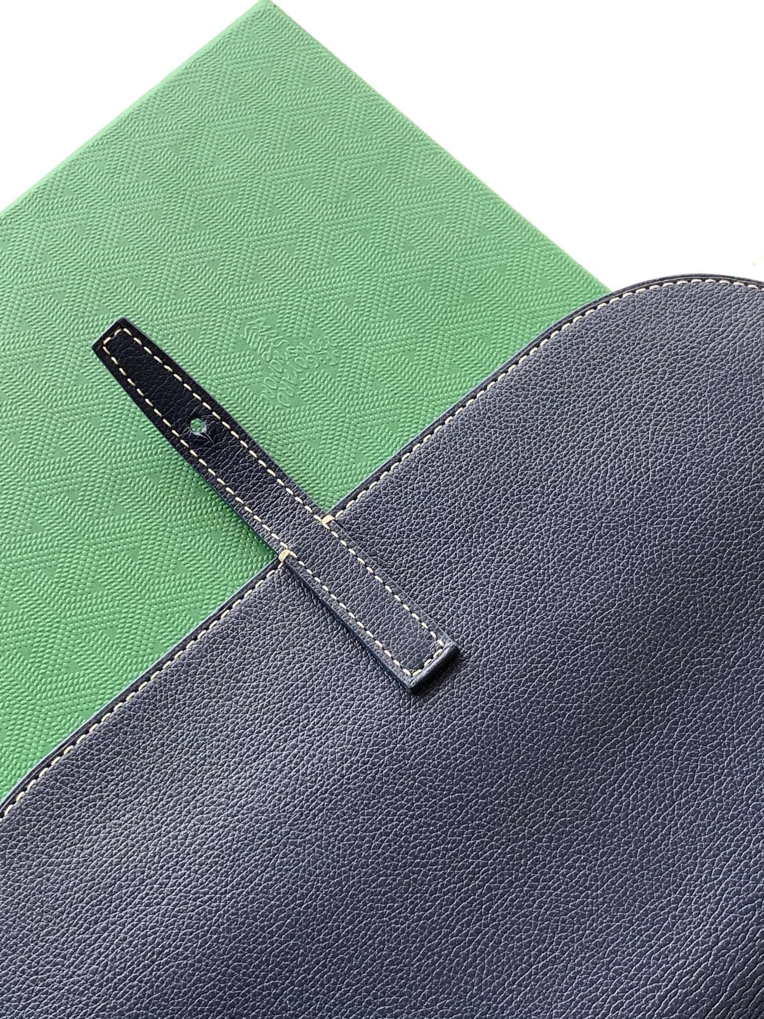 Navy Blue Coursier Messenger Bag