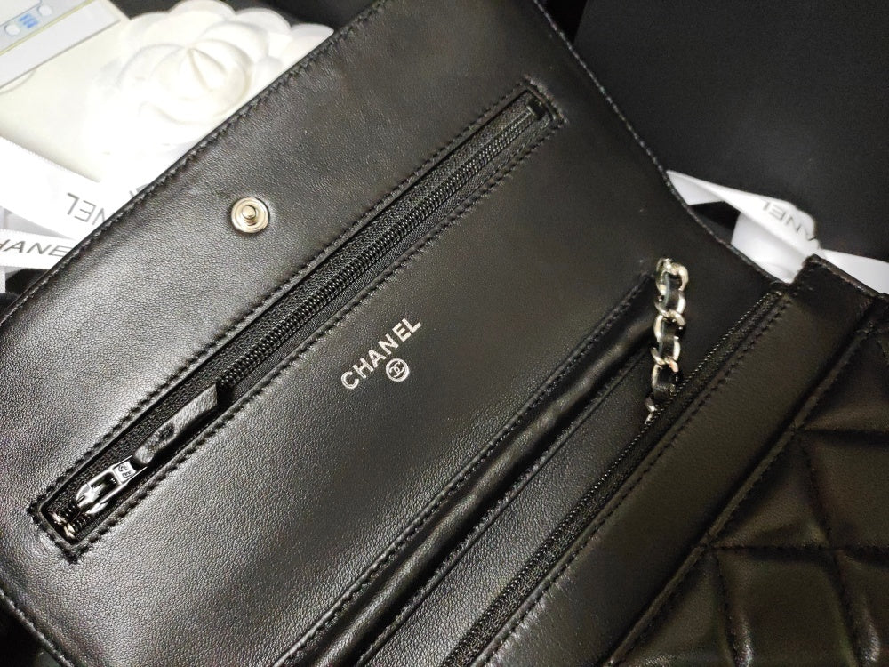 Black classic wallet on chain