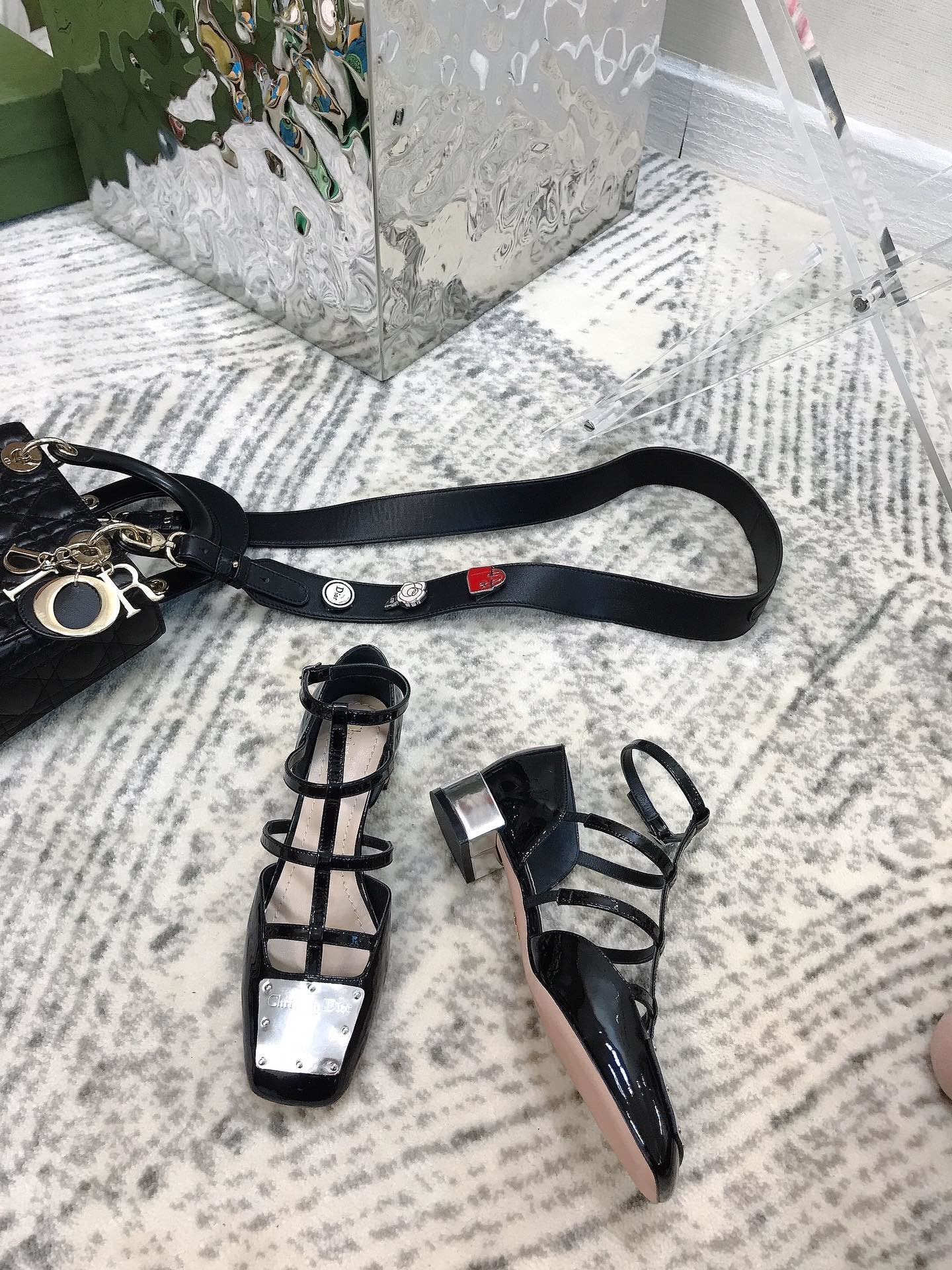 Black patent LP ballerina flat