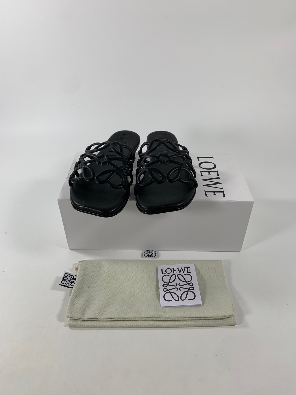 Black Petal Anagram Slide