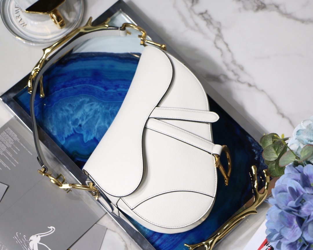 Off-white DS calfskin bag