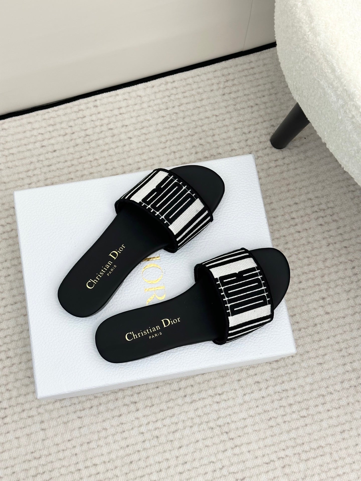 Black & White Cotton Dway Slide