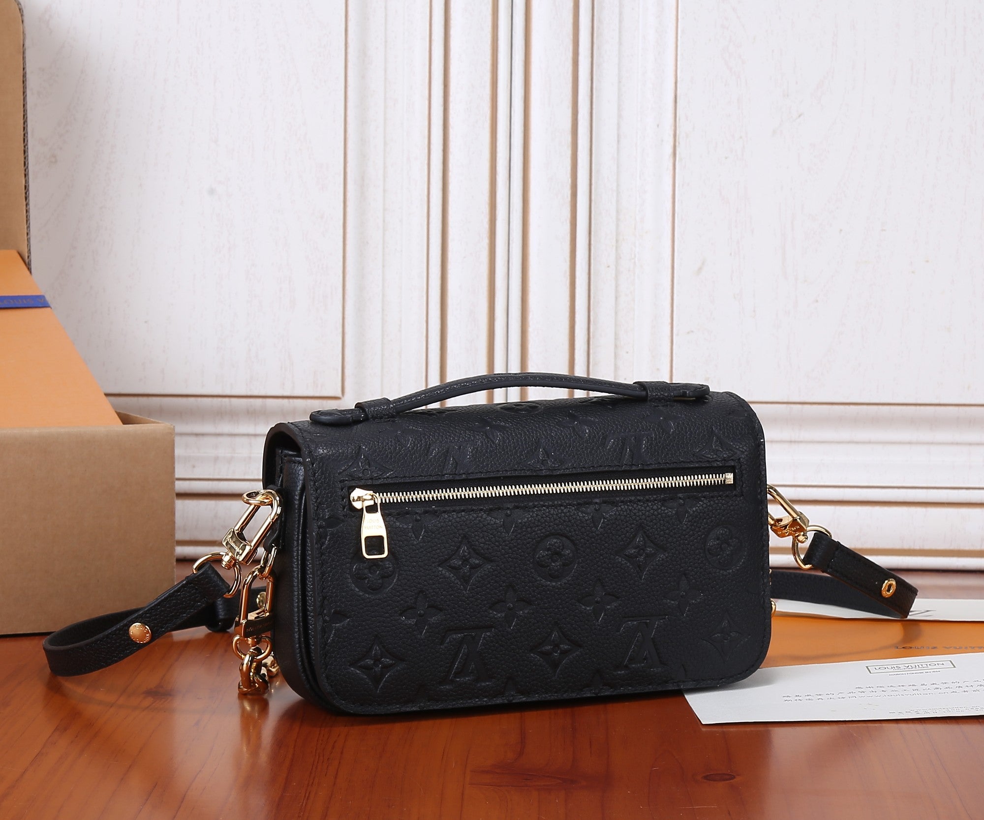 Black Pochette Métis East West