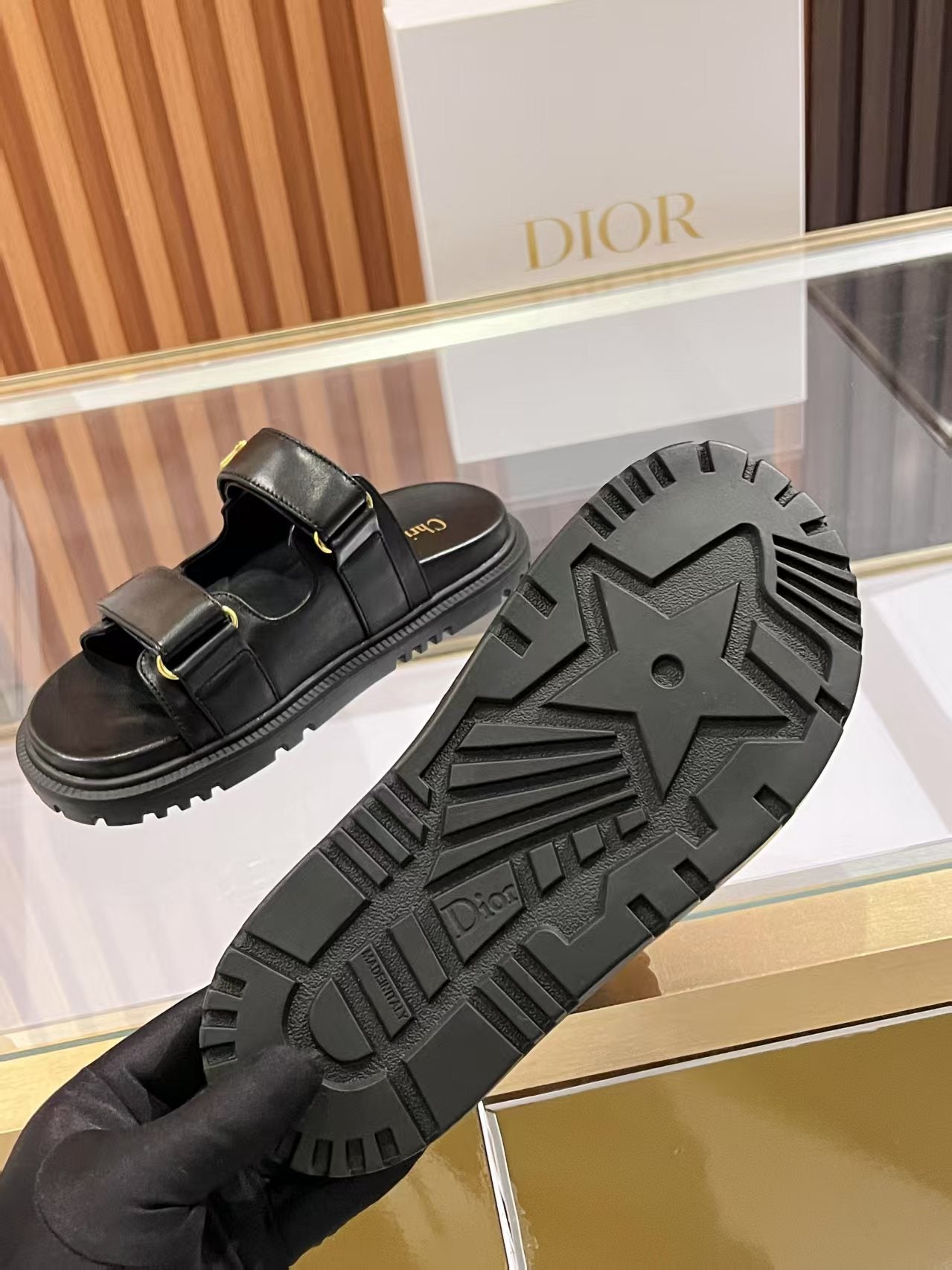 Black Dioract Slide