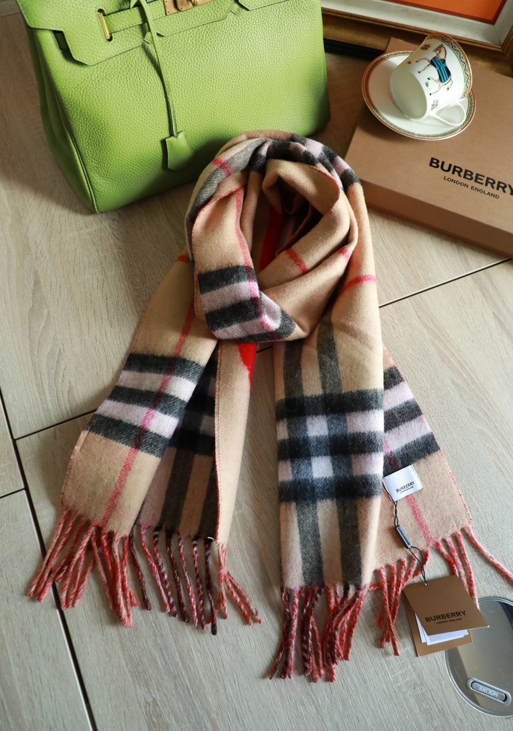 Begie wool love jacquard scarf