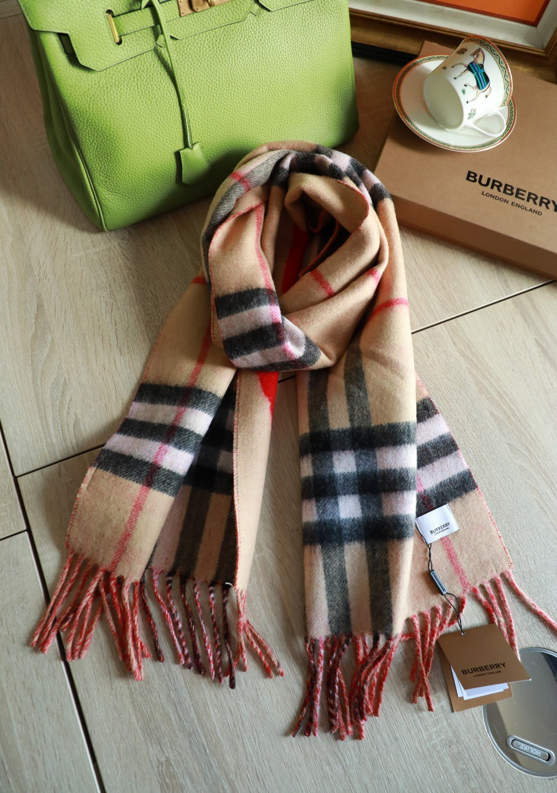 Begie wool love jacquard scarf