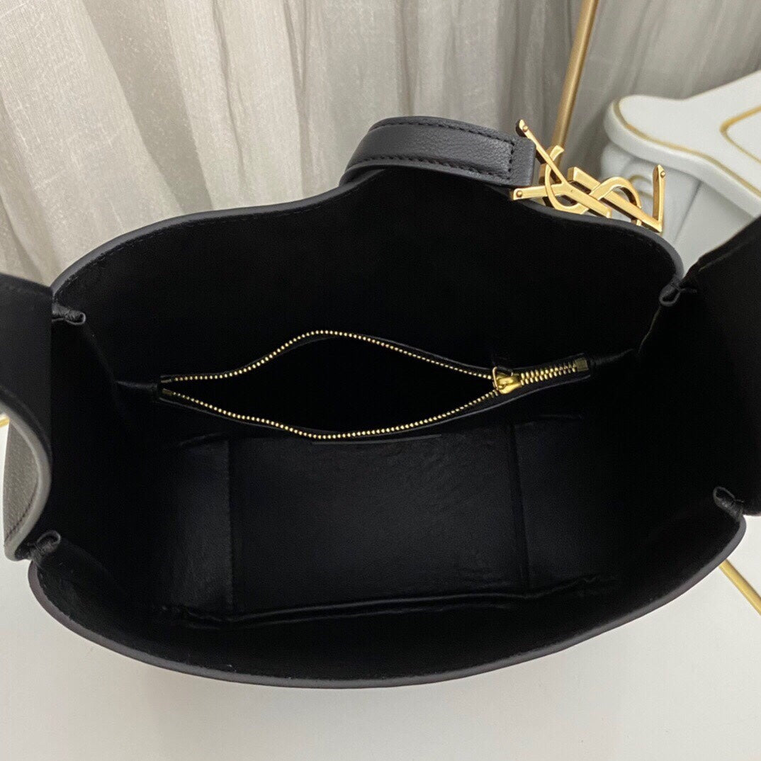 Black Le 5 à 7 Small Leather Shoulder Bag