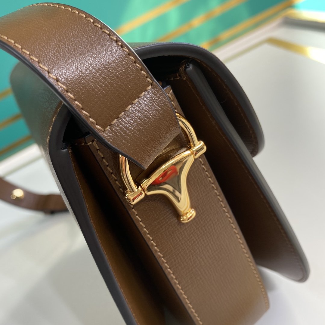 Brown GH detailed textured-leather shoulder bag