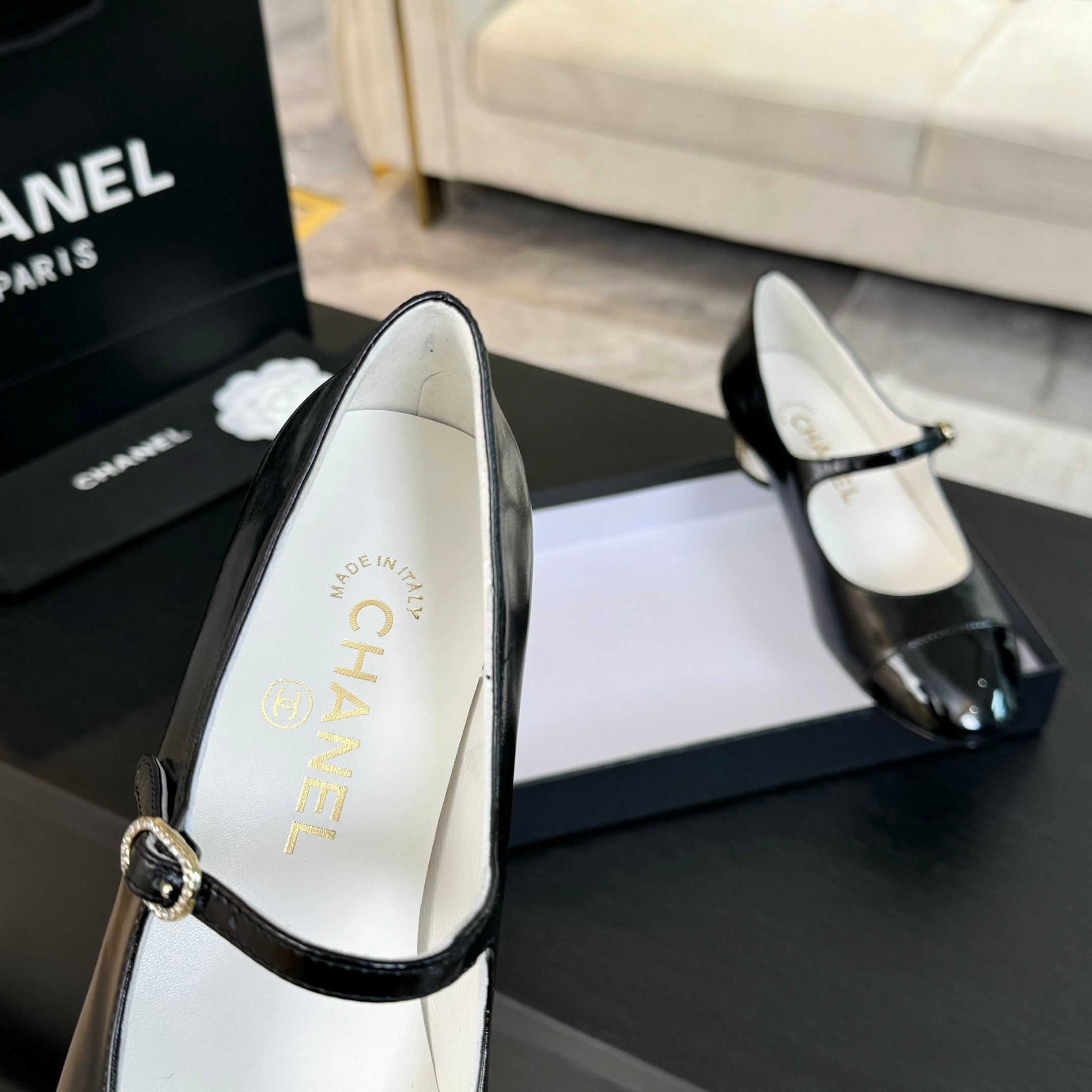 Black MJ Pumps