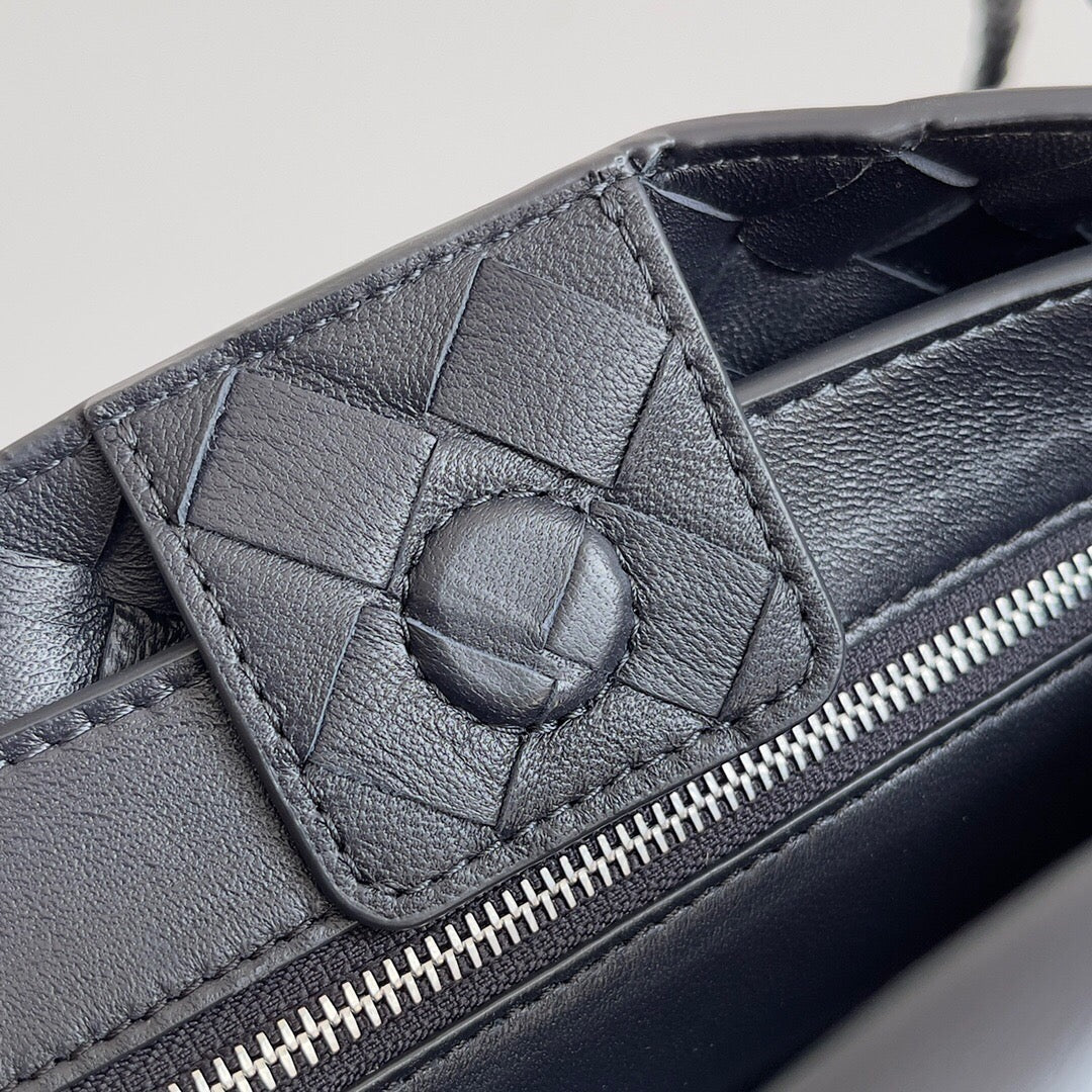 Black\Silver Small Andiamo