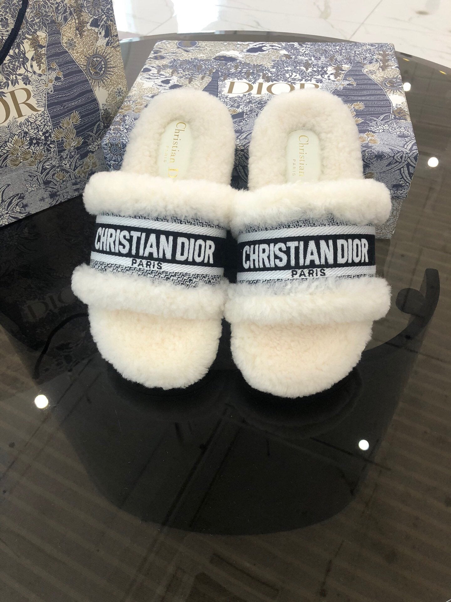 White DD slide