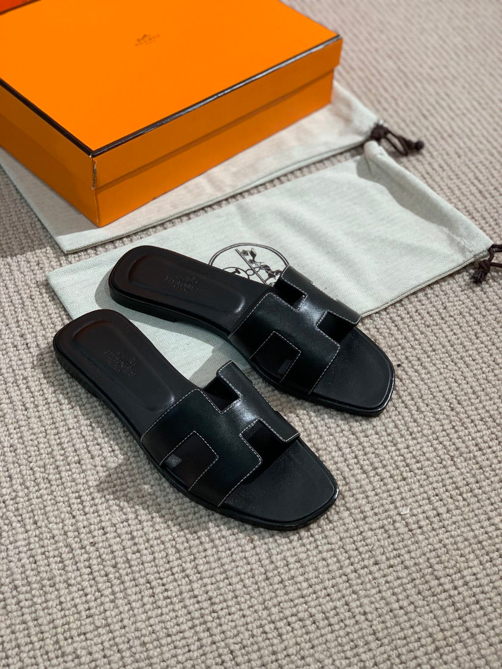 Noir HO sandal