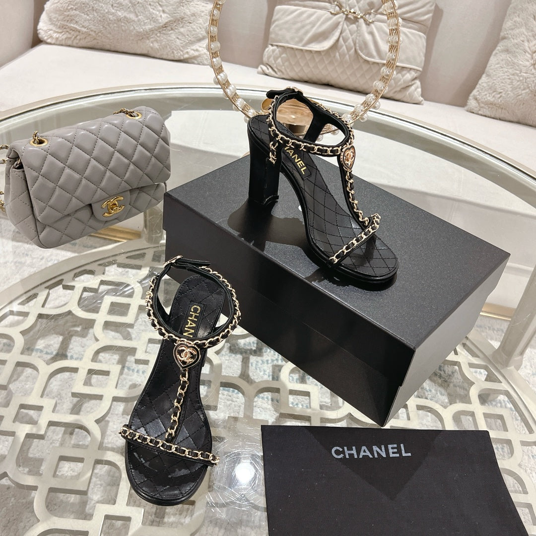 Black Cruise 2024/25  Sandals