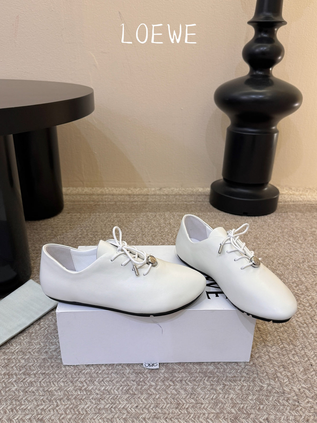 White Pebble Soft Lace-Up In Leather