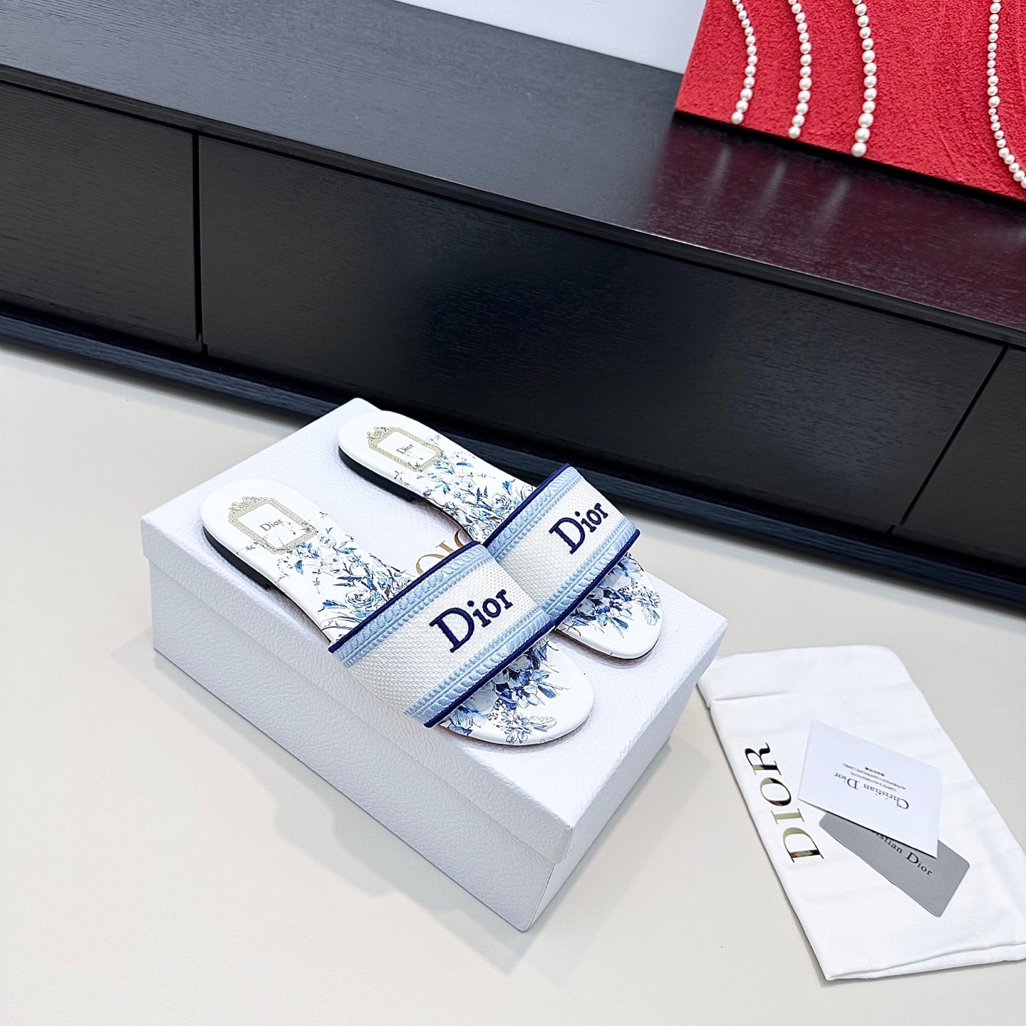White & Blue Dway Slide