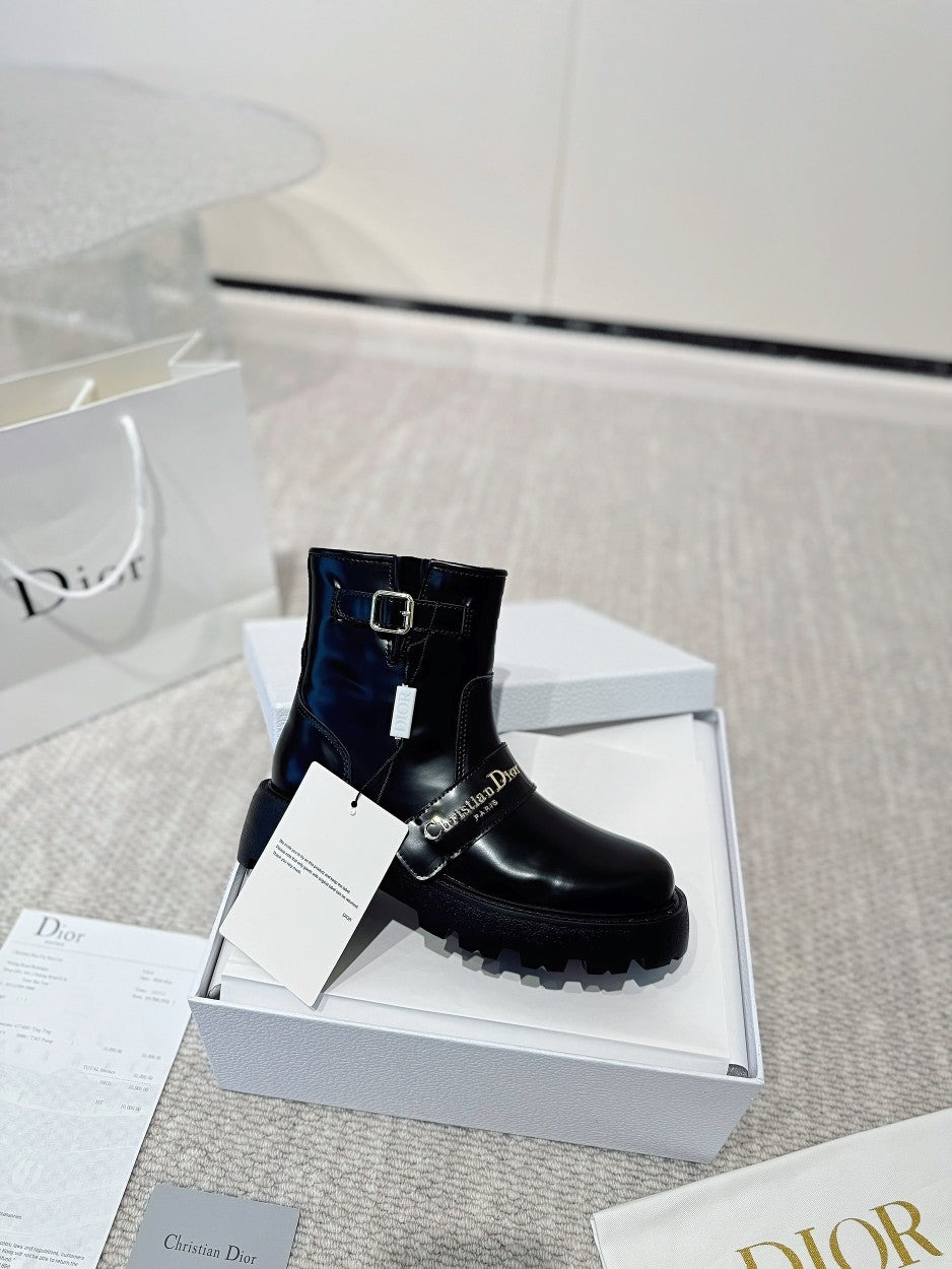 Black D-Quest Ankle Boot