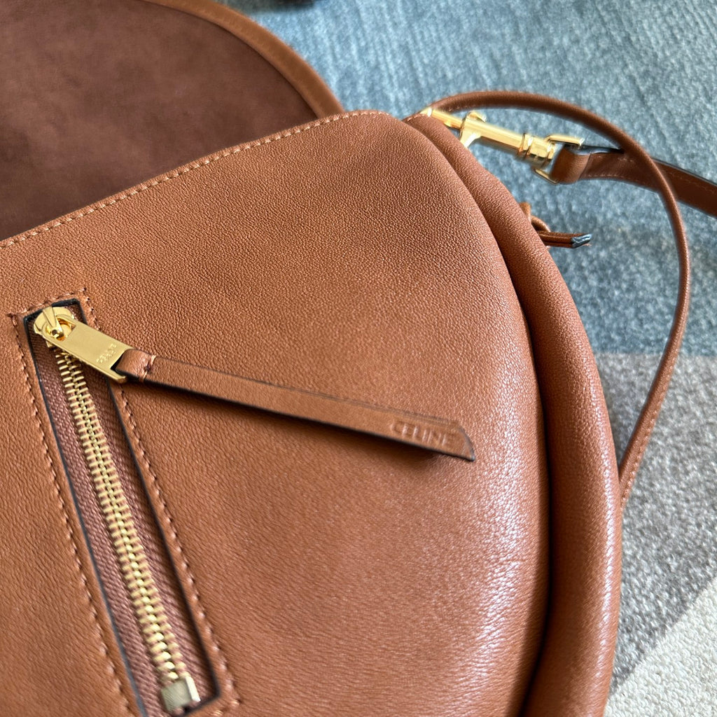 Soft Tan Soft Triomphe Halfmoon In Leather - 8