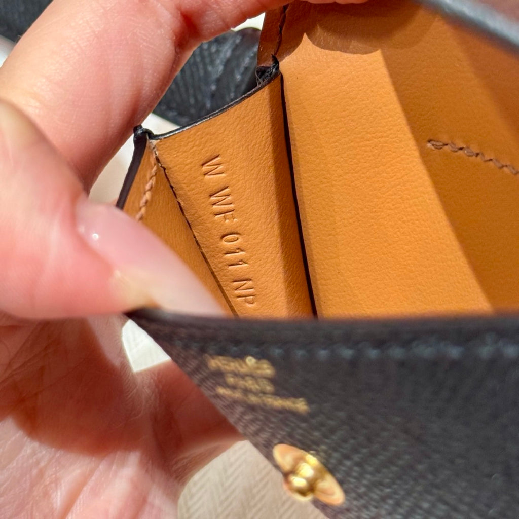 Black Kelly Pocket 18 Belt With Gold Finish