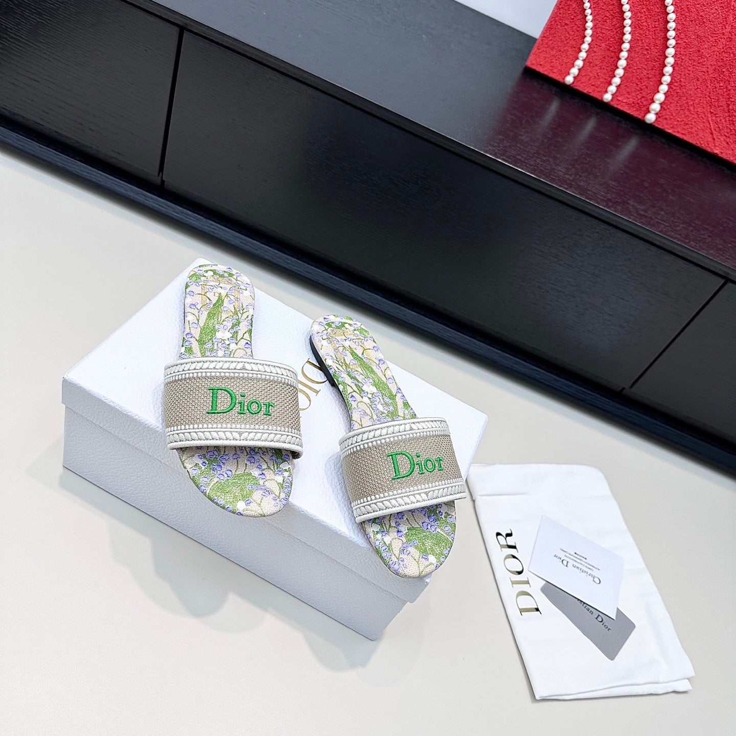 Multicolor Lily Dway Slide