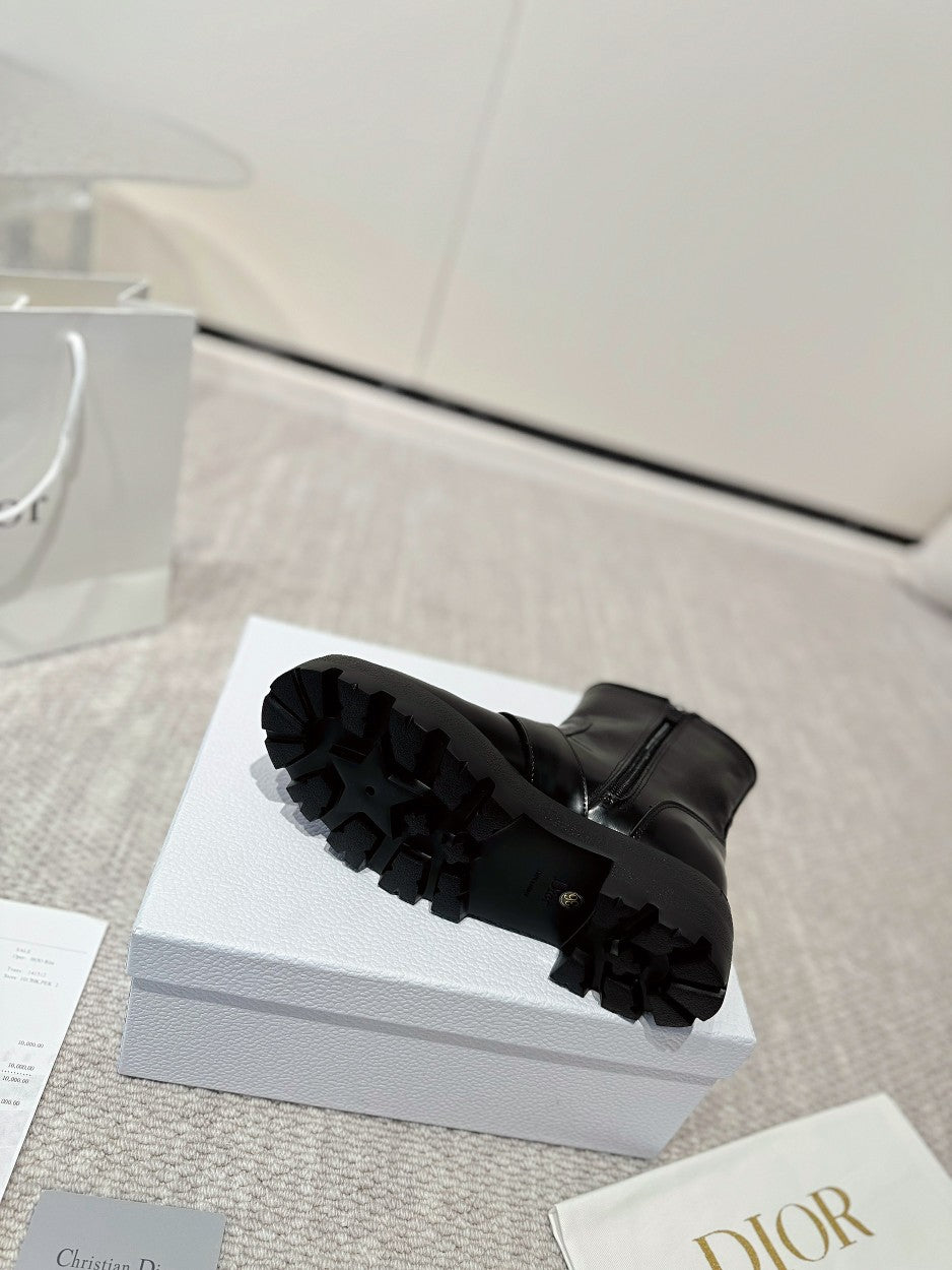 Black D-Quest Ankle Boot