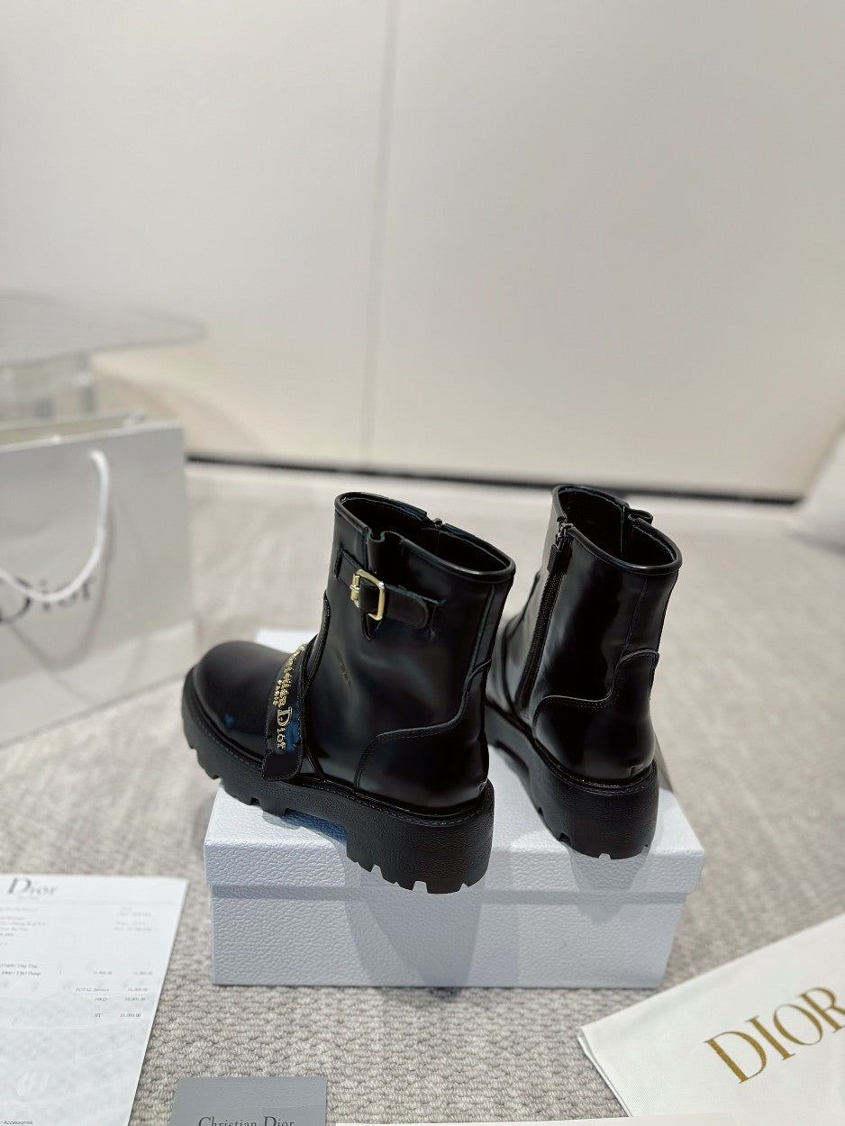 Black D-Quest Ankle Boot