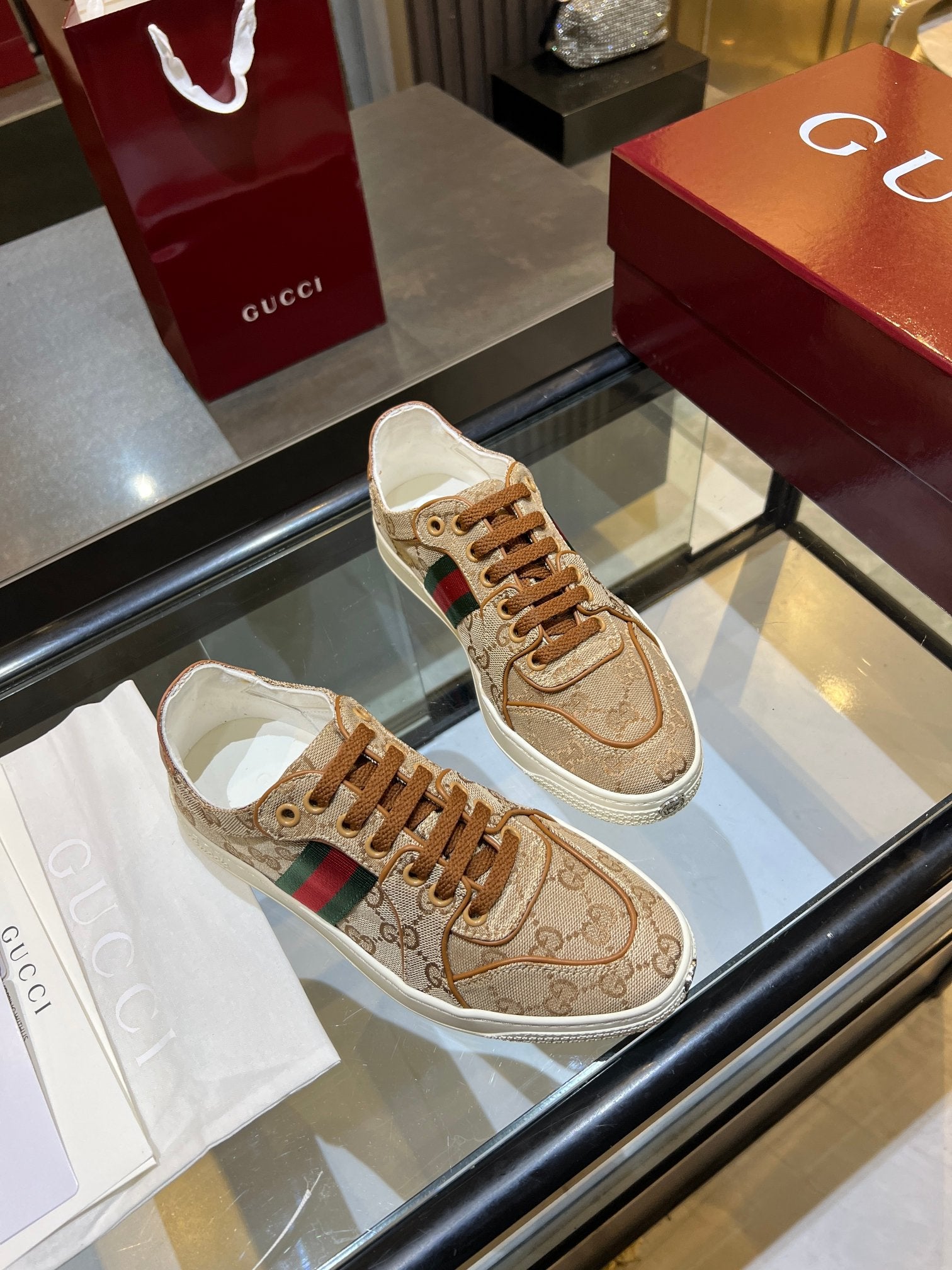 Men's Sand & Dark Brown Stretch Low-Top Sneaker
