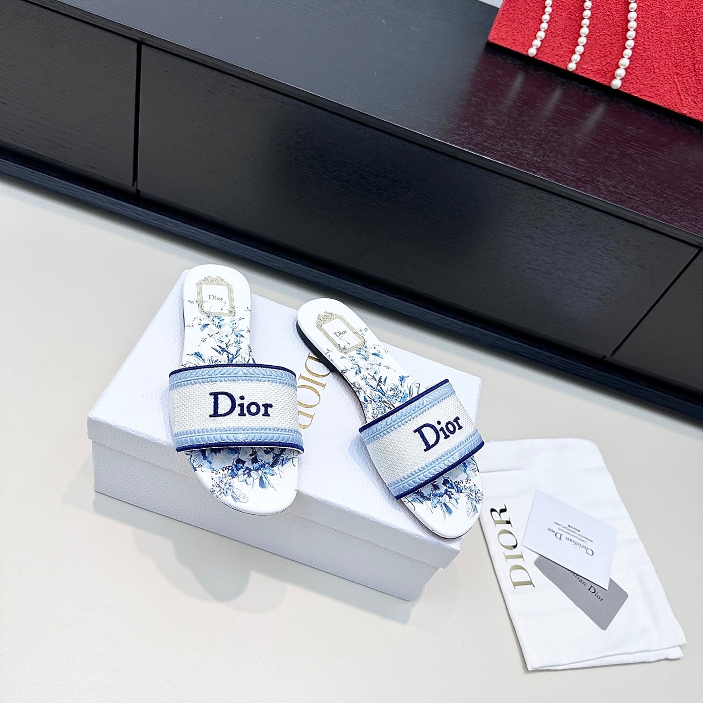 White & Blue Dway Slide