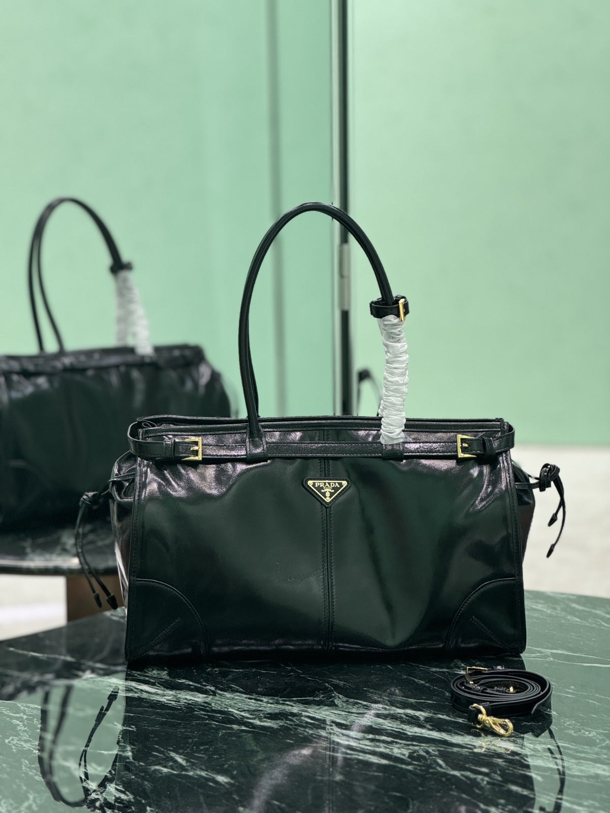 Black Bonnie Large Leather Handbag