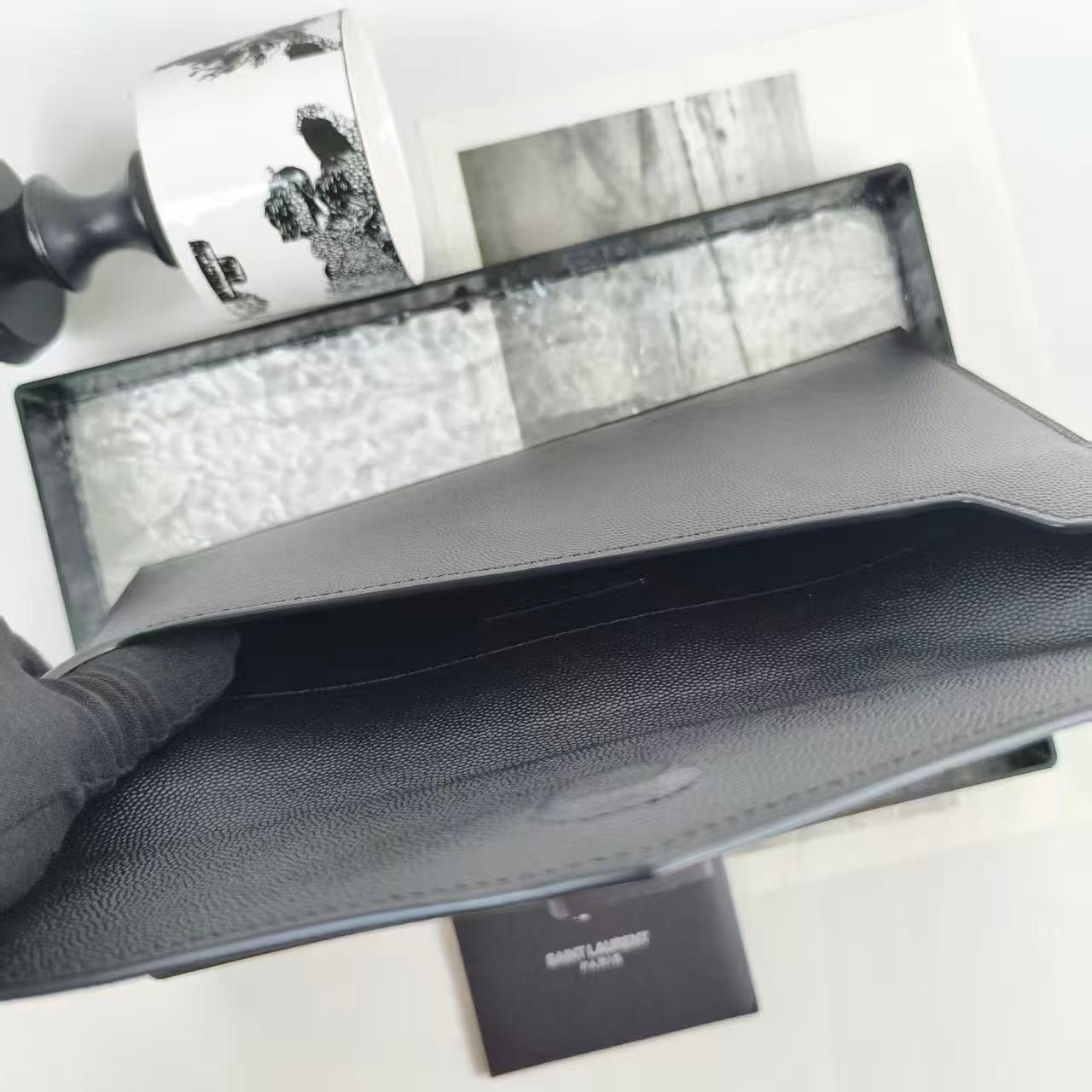 Black Uptown Pouch In Grain De Poudre Leather