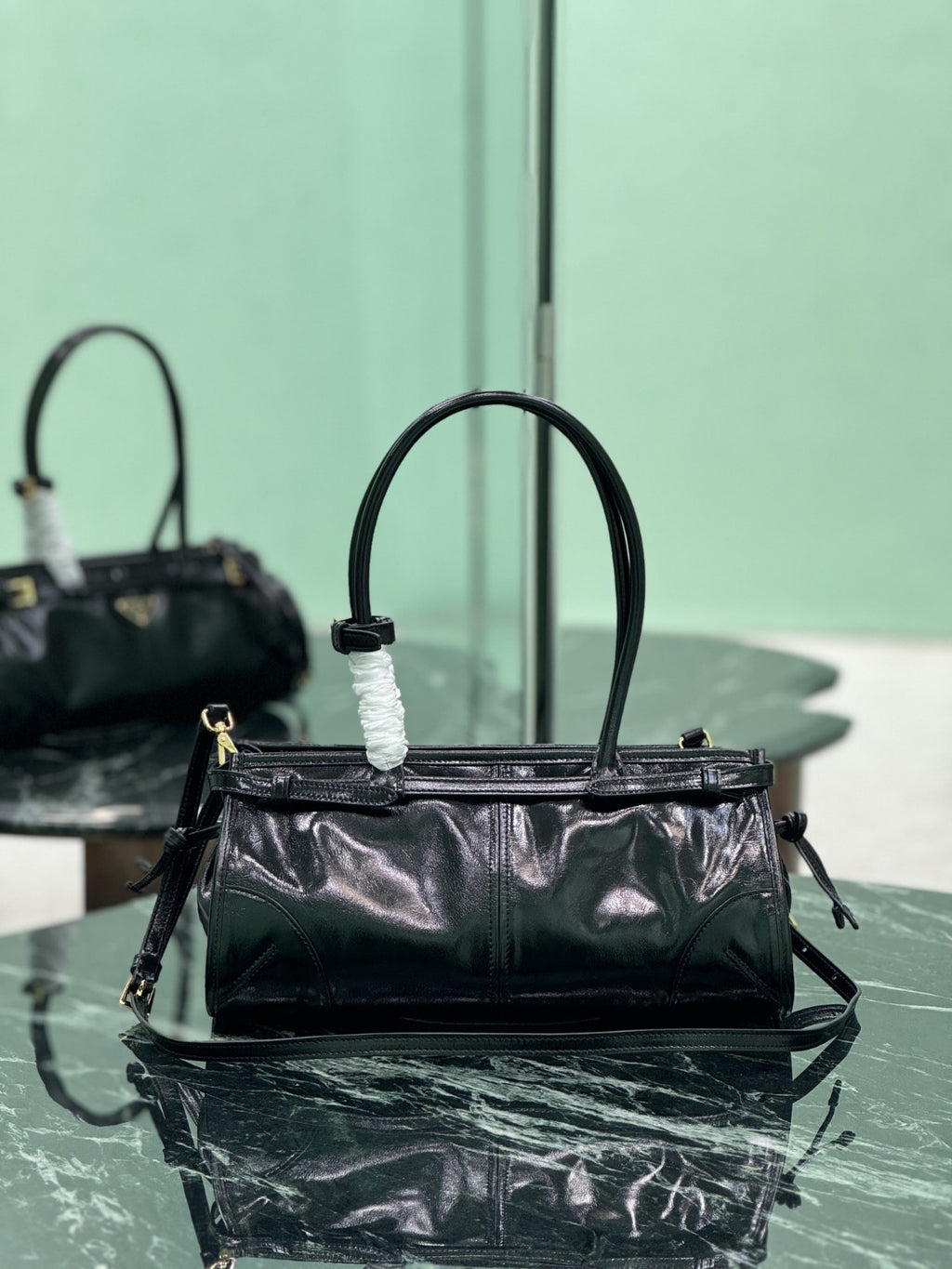 Black Bonnie Medium Leather Handbag