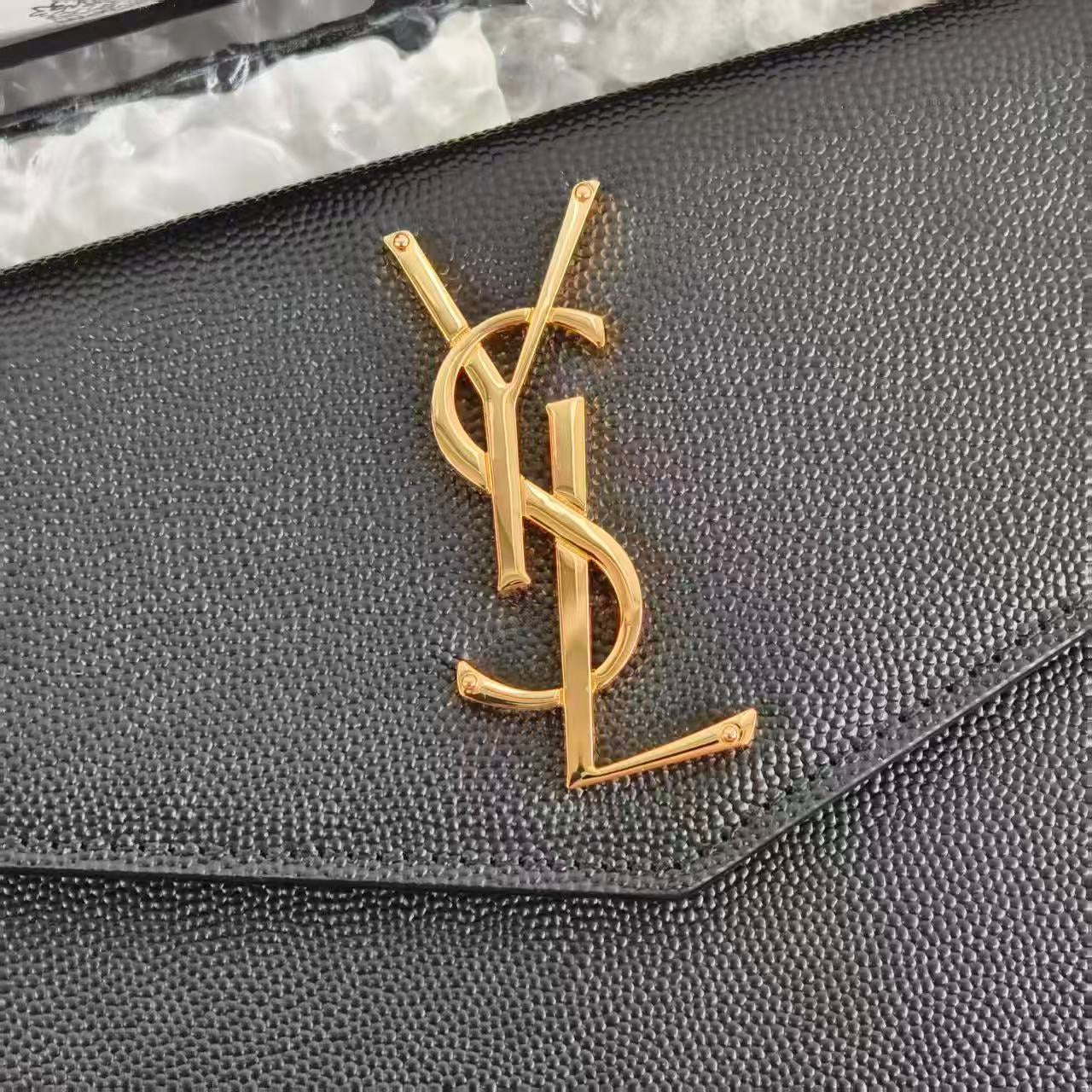 Black Uptown Pouch In Grain De Poudre Leather