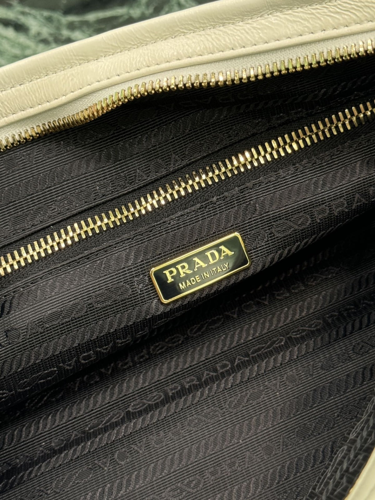 White Bonnie Medium Leather Handbag