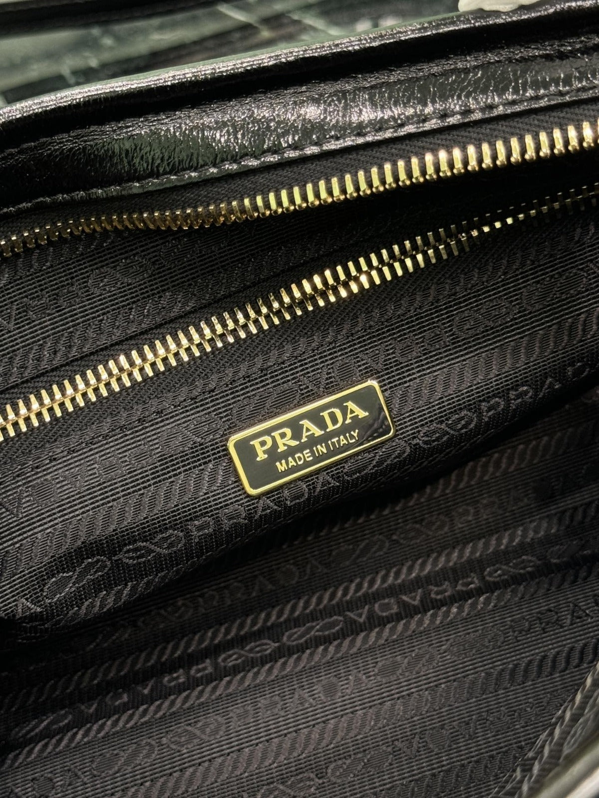 Black Bonnie Medium Leather Handbag