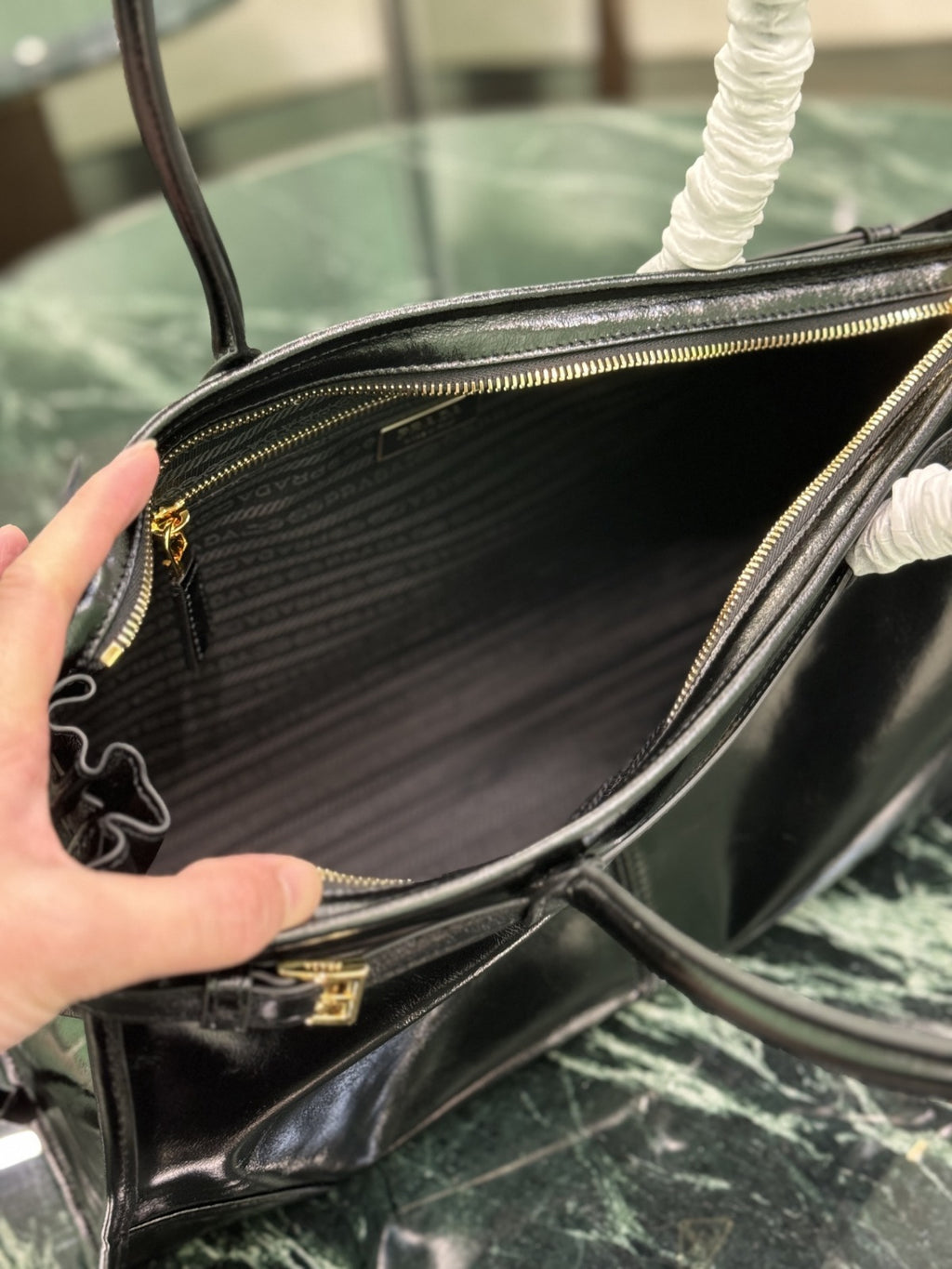 Black Bonnie Large Leather Handbag