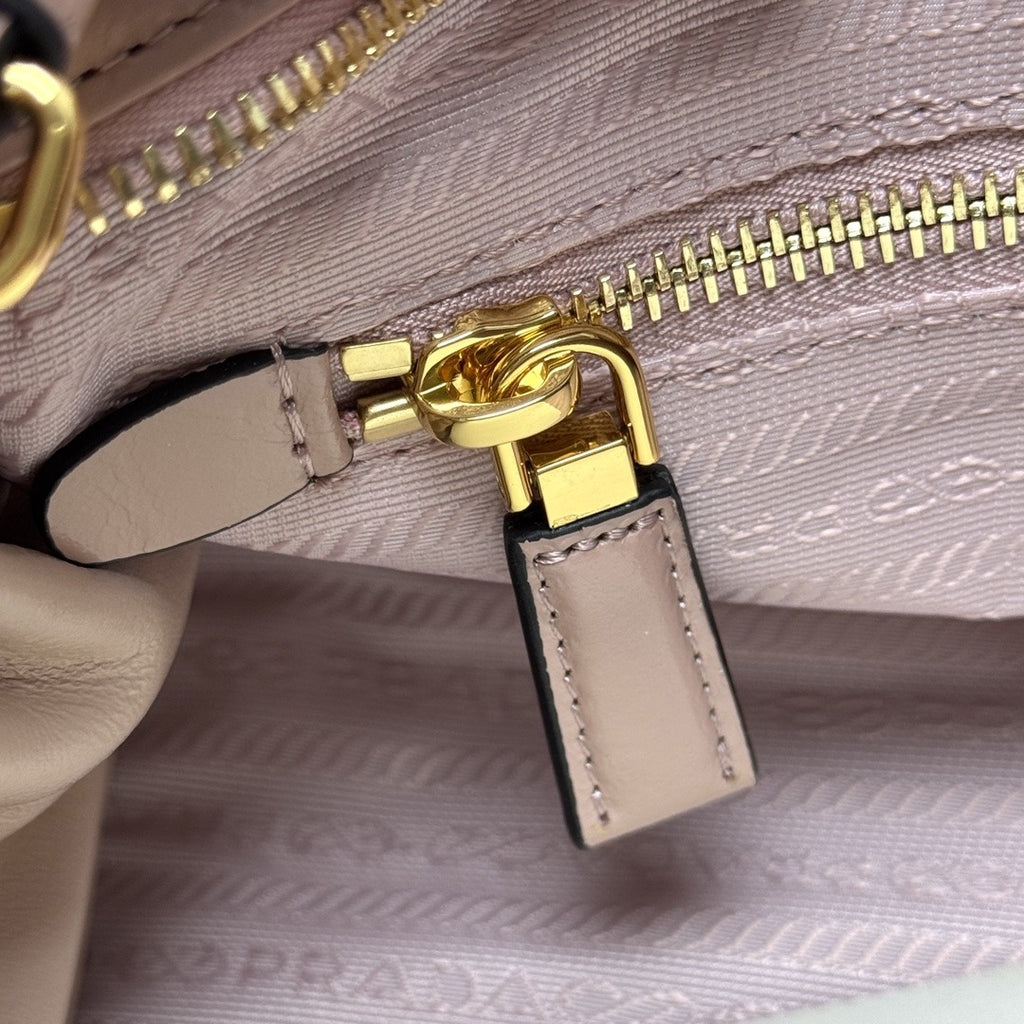 Lily-of-the-Valley Bonnie Small Leather Shoulder Bag