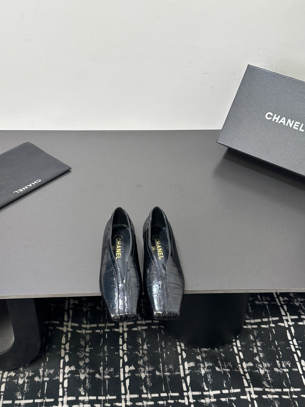 Black Ballet Flats