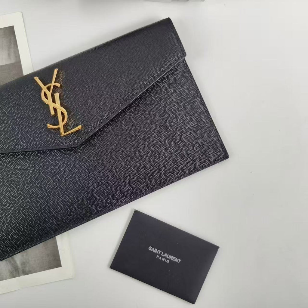 Black Uptown Pouch In Grain De Poudre Leather