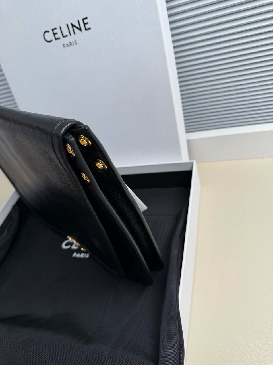 Black Soft Triomphe Besace In Supple Shiny Leather