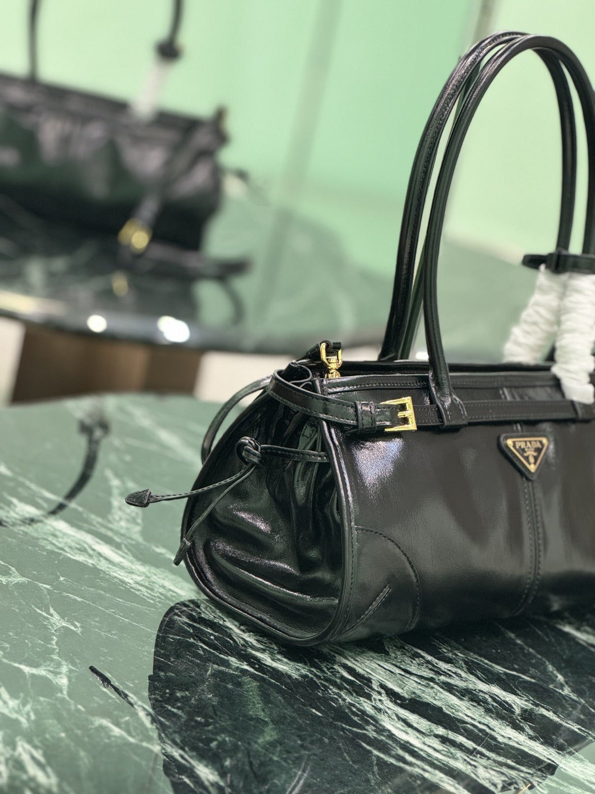 Black Bonnie Medium Leather Handbag