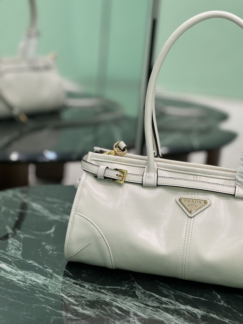 White Bonnie Medium Leather Handbag