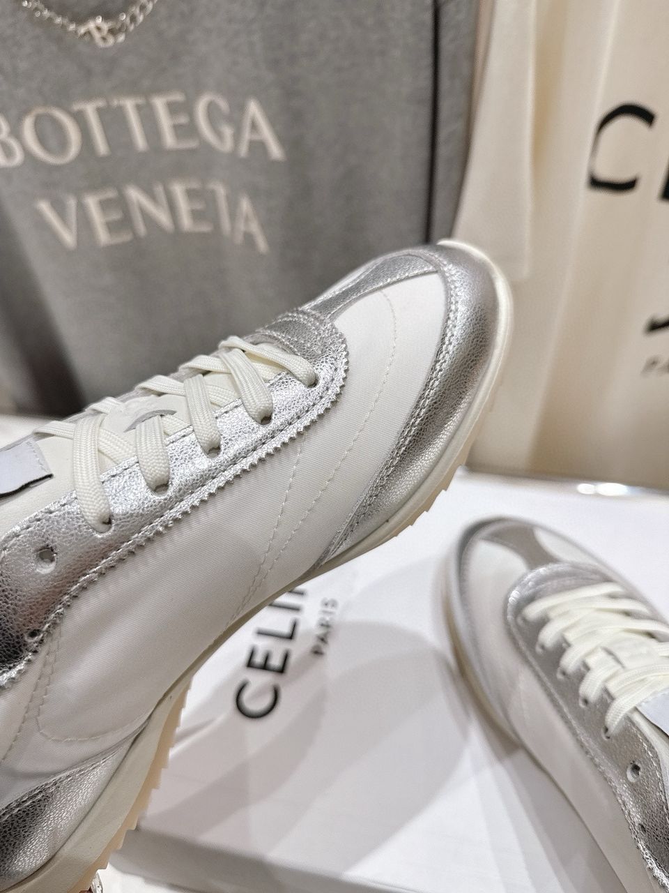 Light Grey/Silver Racer - Low Top Sneaker