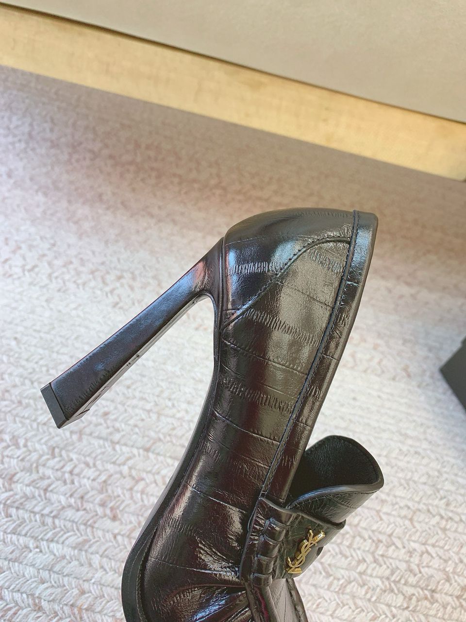 Black Le Loafer Pumps In Eel