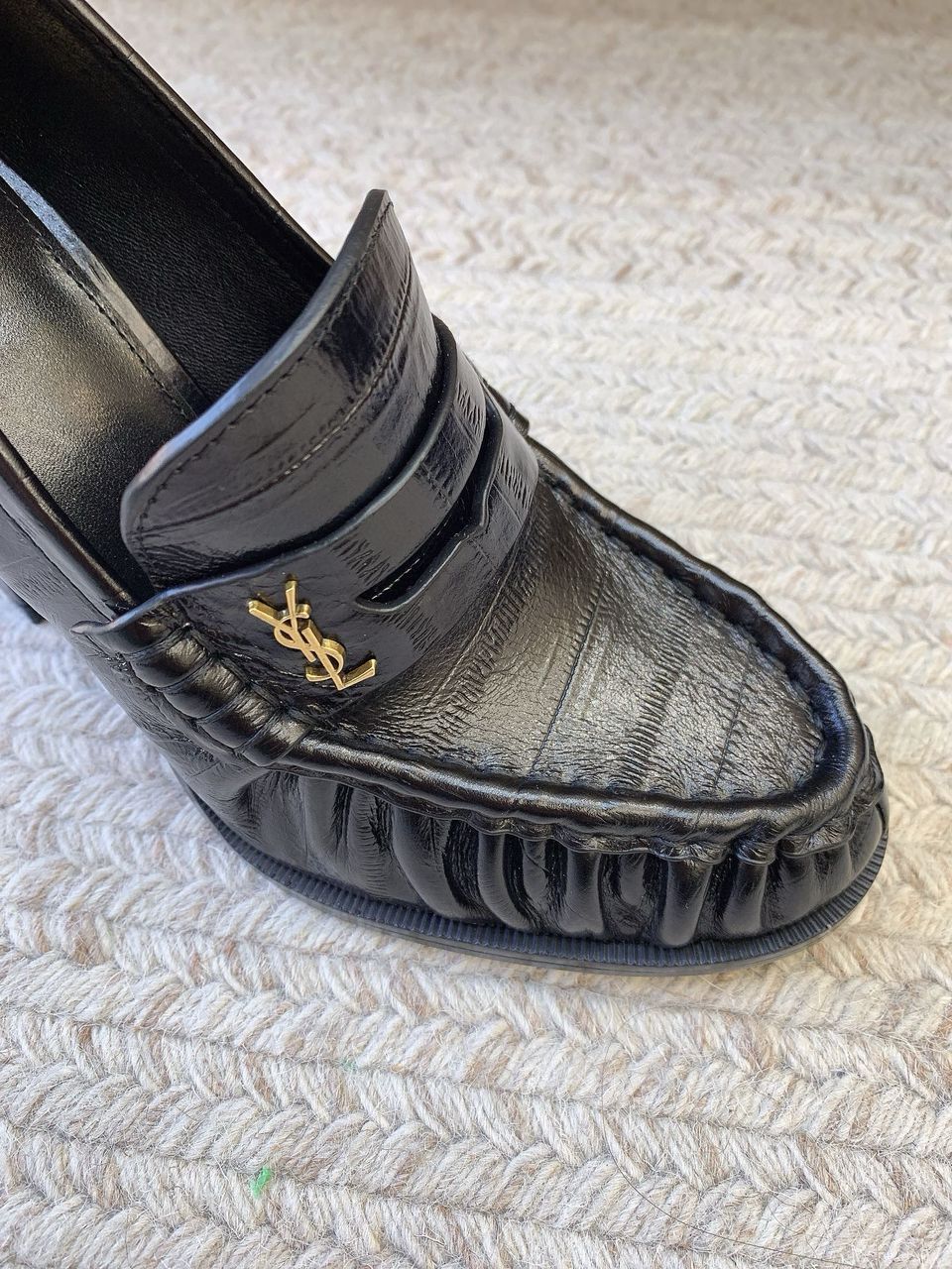 Black Le Loafer Pumps In Eel