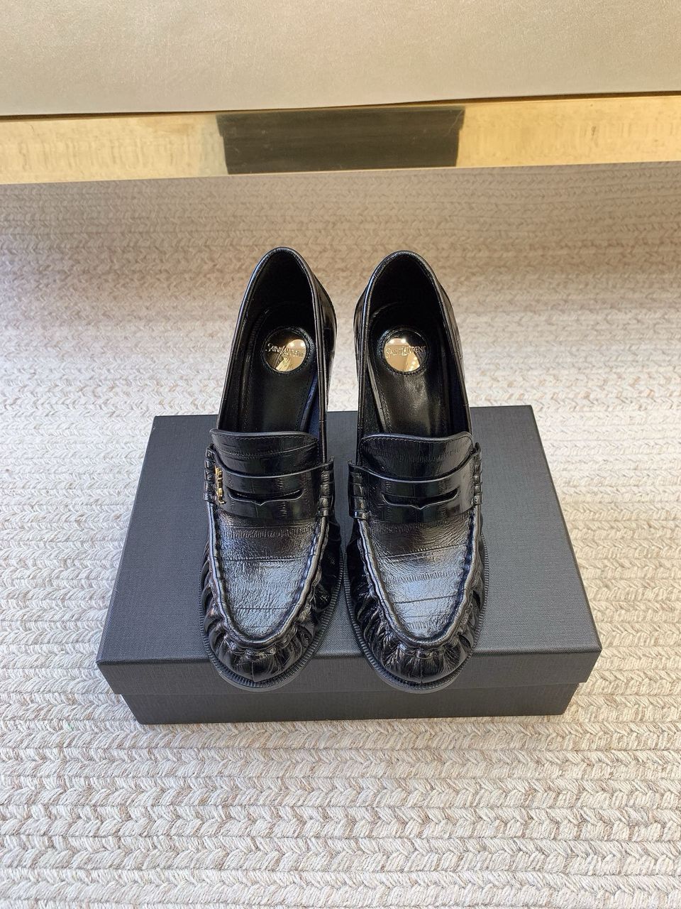 Black Le Loafer Pumps In Eel