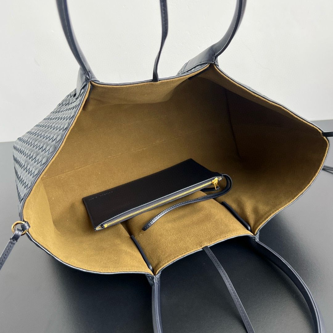 Nocturnal/Mud Large Pinacoteca