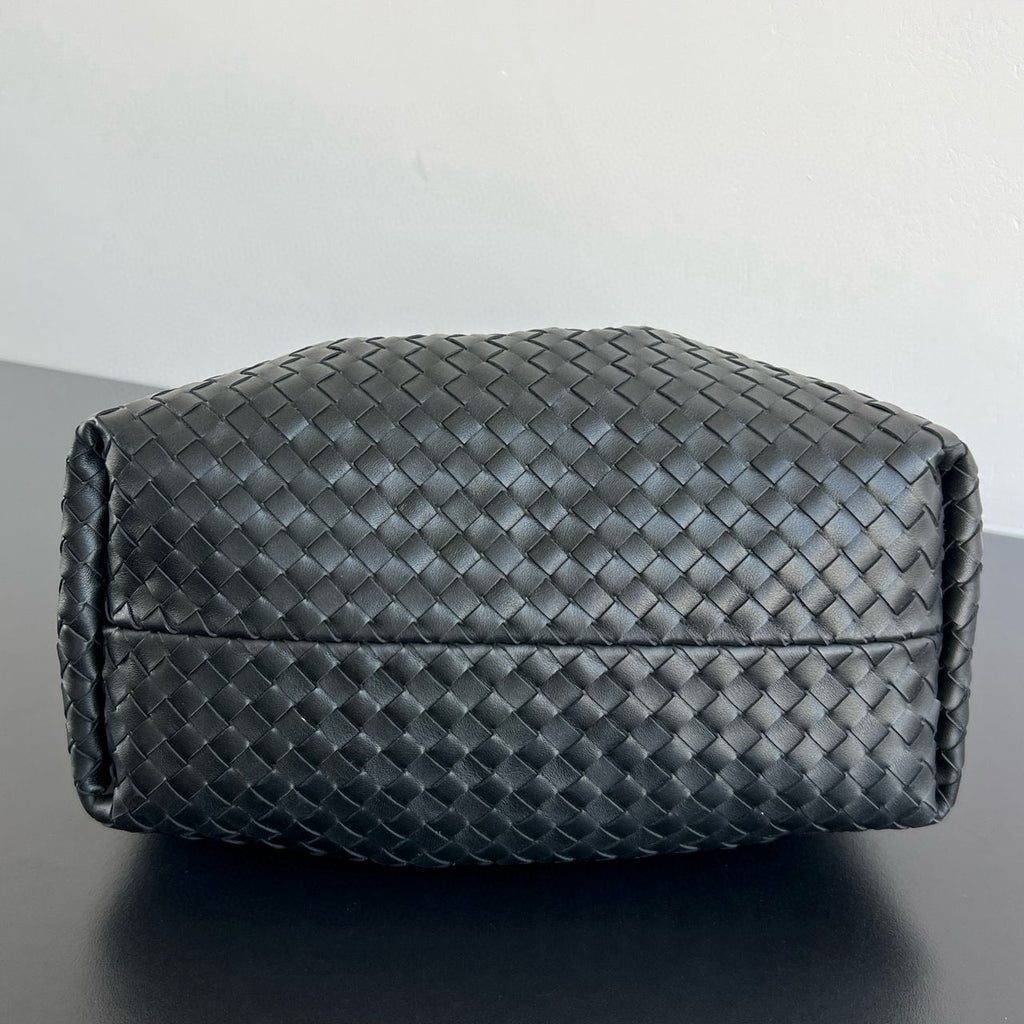 Black/Fondant Medium Pinacoteca