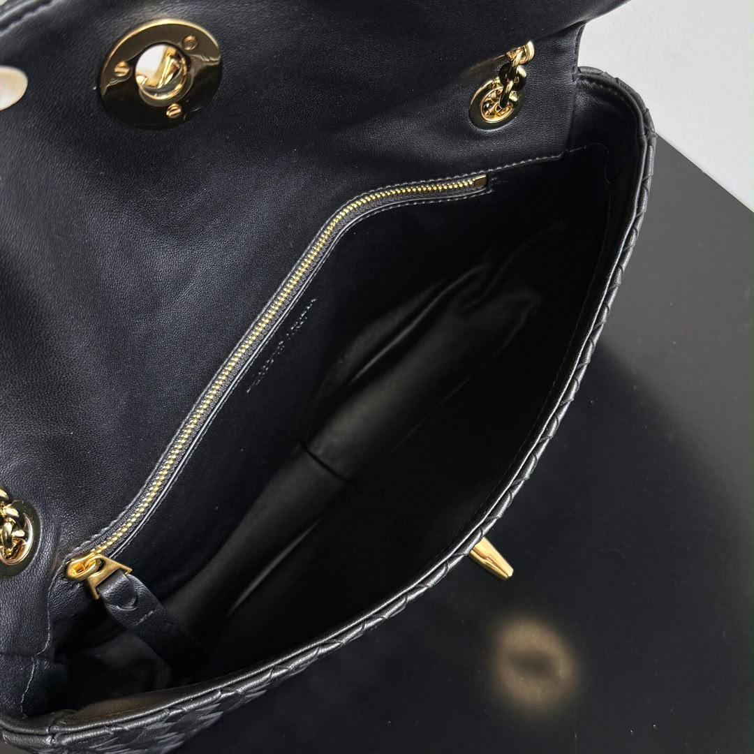 Black Medium Madison